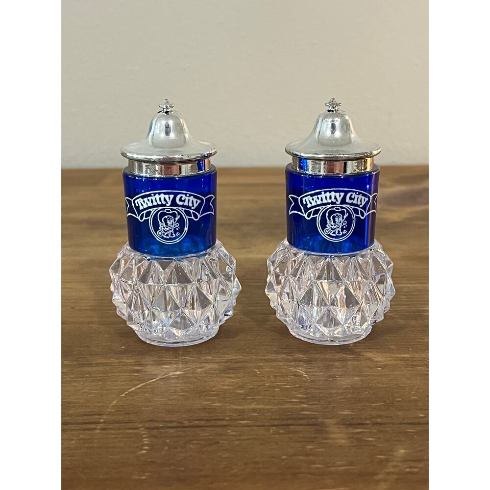 Twitty City Conway Twitty Salt & Pepper Shakers Tennessee Country Music
